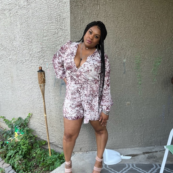 Express Romper - Picture 1 of 3